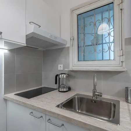 New Renovated Cosy In Koukaki