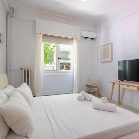 New Renovated Cosy In Koukaki *