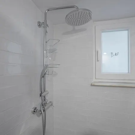 New Renovated Cosy In Koukaki Athens
