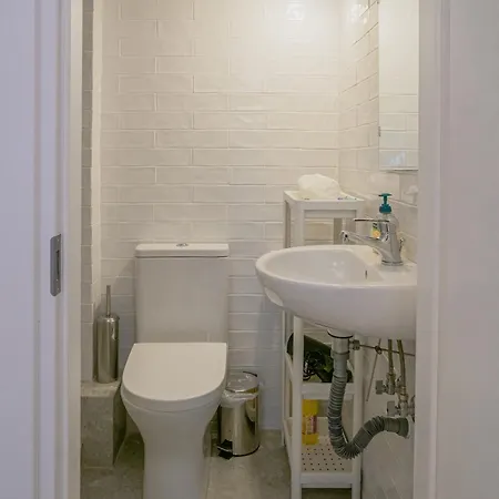 New Renovated Cosy In Koukaki Athens